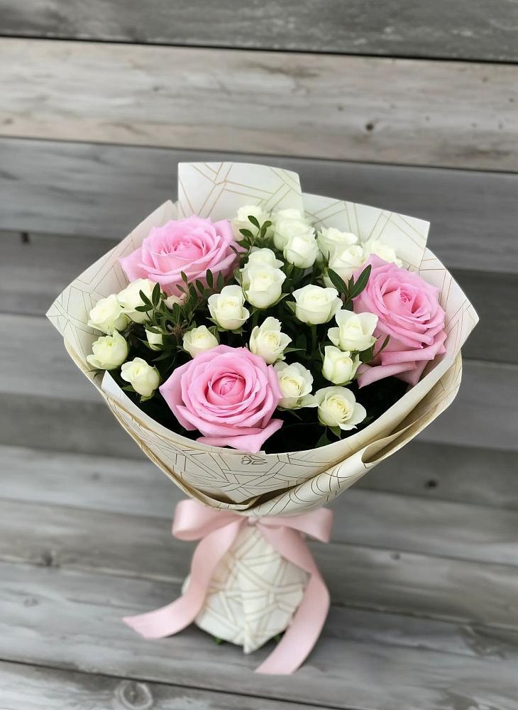 Букет цветов из: Розы в Лоза