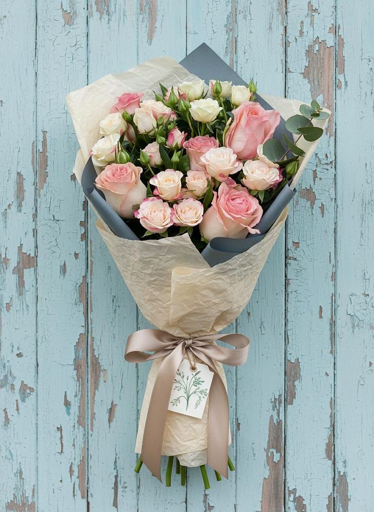 Букет цветов из: Розы в Лоза