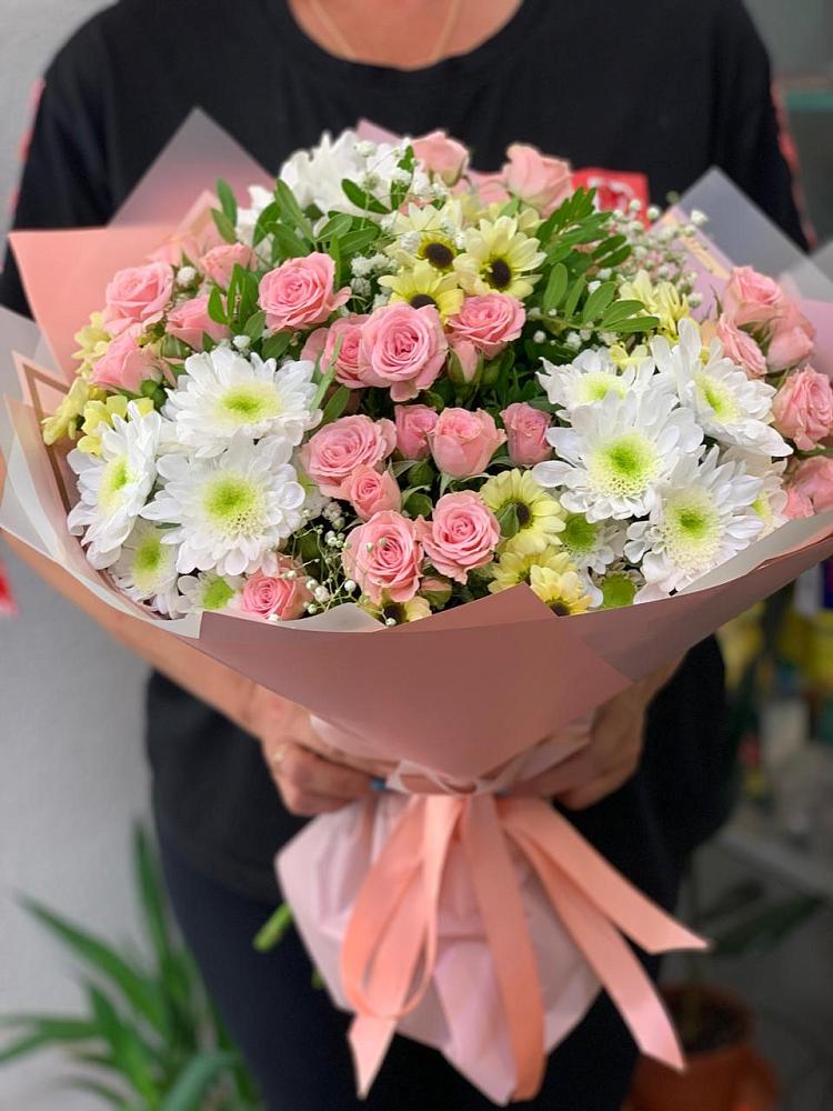 Букет цветов из: Розы и Хризантемы в Лоза