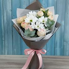 Букет цветов из:  Хризантемы и Розы в Лоза
