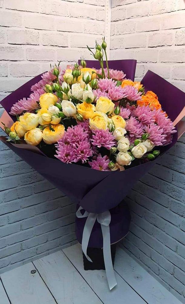 Букет цветов из: Хризантемы и Розы в Лоза