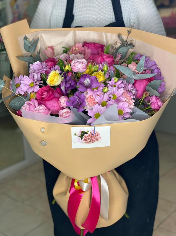 Букет цветов из: Хризантемы, Гвоздики и Альстромерии в Лоза