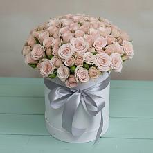 Цветочная композиция из Розы в шляпной коробке в Лоза