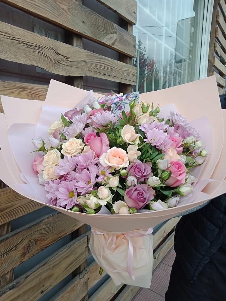 Букет цветов из: Розы и Хризантемы в Лоза