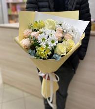 Букет цветов из:  Альстромерии, Розы и Хризантемы в Лоза