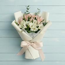 Букет цветов из:  Альстромерии в Лоза