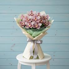 Букет цветов из:  Орхидеи и Розы в Лоза