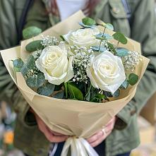 Букет цветов из:  Розы в Лоза