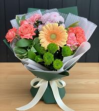 Букет цветов из:  Гвоздики, Розы, Герберы и Хризантемы #REPLACE_PRED# Лоза