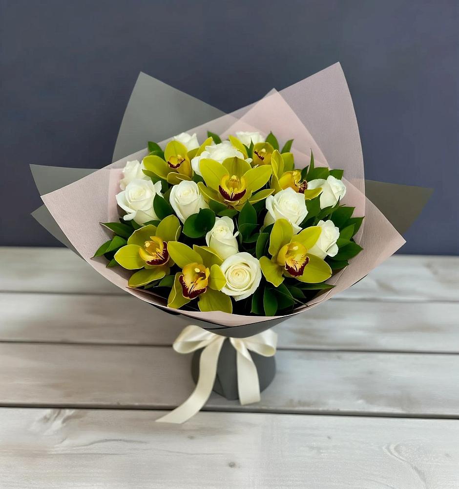 Букет цветов из: Орхидеи и Розы в Лоза