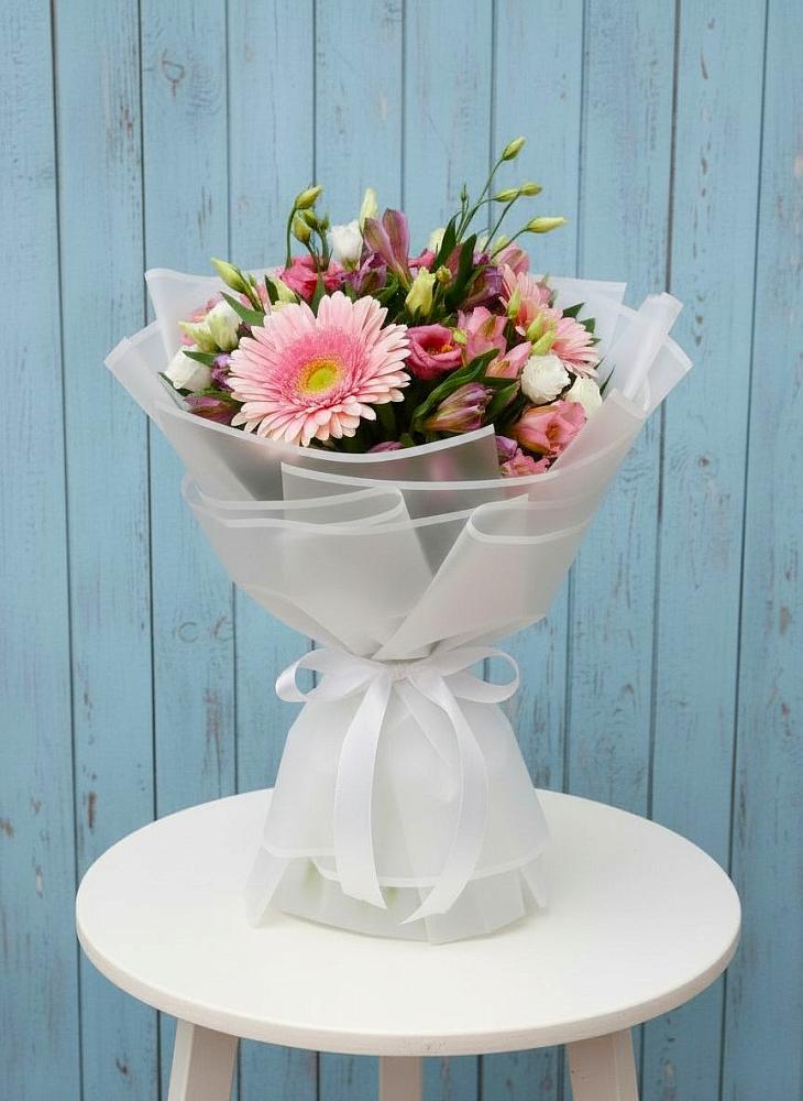 Букет цветов из: Герберы, Альстромерии и Лизиантусы в Лоза