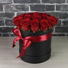 Цветочная композиция из Розы в шляпной коробке в Лоза