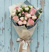 Букет цветов из:  Розы в Лоза