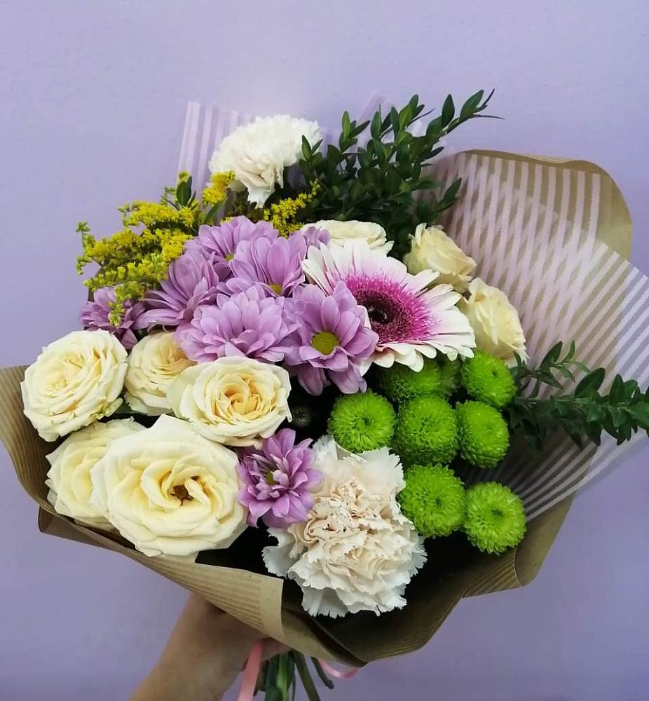 Букет цветов из: Хризантемы, Розы, Гвоздики и Герберы в Лоза