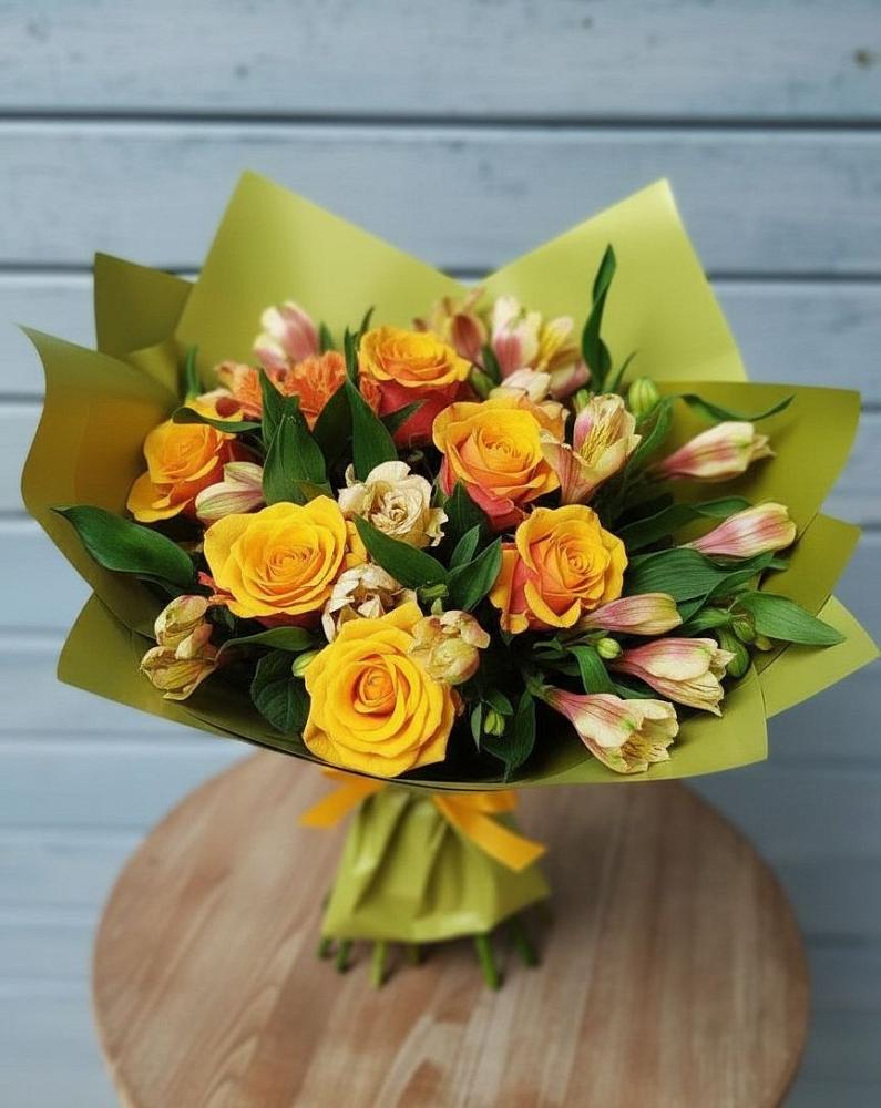 Букет цветов из: Альстромерии и Розы в Лоза