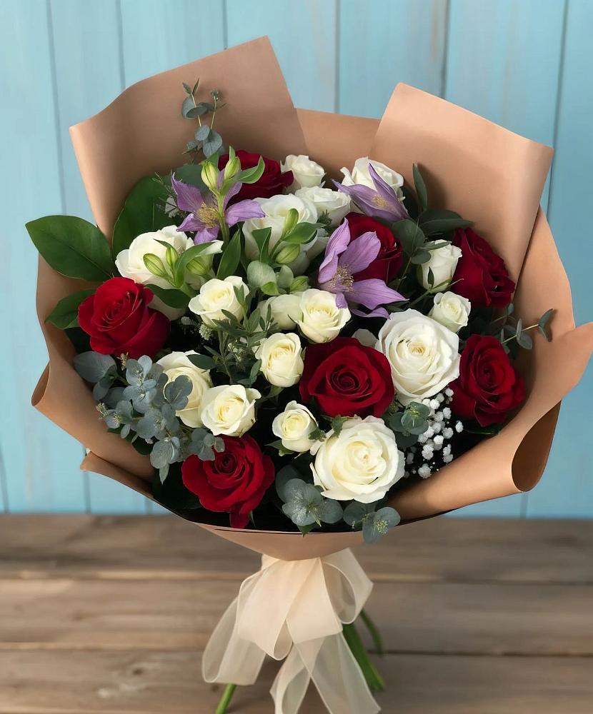 Букет цветов из: Розы и Альстромерии в Лоза
