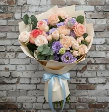 Букет цветов из:  Розы, Лизиантусы и Гвоздики #REPLACE_PRED# Лоза