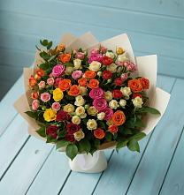 Букет Микс из разноцветных кустовых роз в Лоза