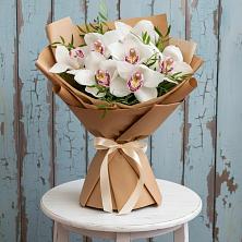 Букет цветов из:  Орхидеи и Розы в Лоза