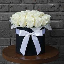 Цветочная композиция из Розы в шляпной коробке в Лоза