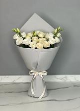 Букет цветов из:  Розы и Лизиантусы в Лоза